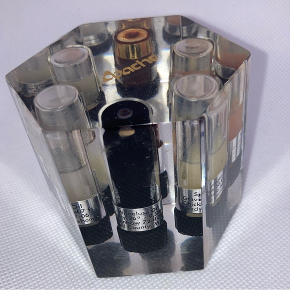 Vintage Apache Lucite crude oil samples paperweight RARE - Picture 8 of 13